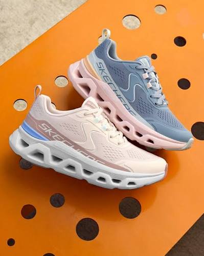 Step Horizon Knit Everyday Comfort Sneakers